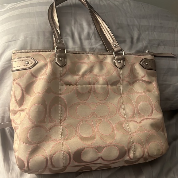 Coach Bag - Picture 4 of 9